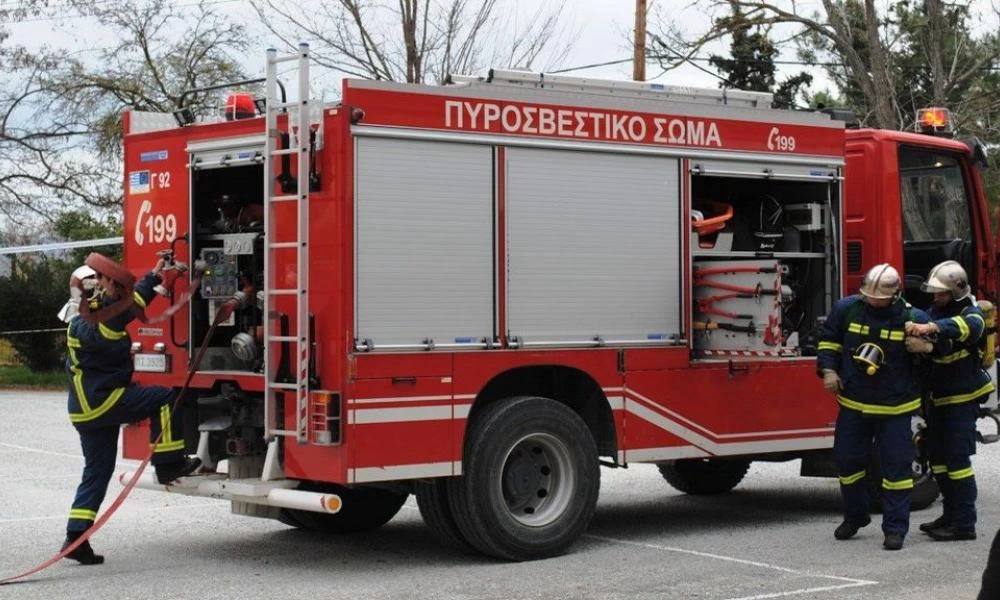 Έντονες αναζωπύρωσες αυτή την στιγμή στη Βαρυμπόμπη